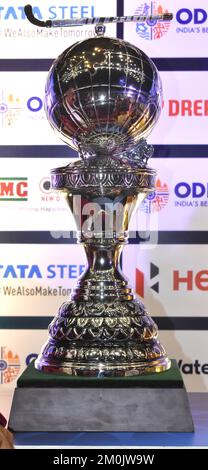 Kolkata, Inde. 07th décembre 2022. Le trophée de la coupe du monde de hockey 2023 de FIH Odisha a été exposé et exposé pour tous au stade intérieur de Netaji. (Photo de Sayantan Chakraborty/Pacific Press) crédit: Pacific Press Media production Corp./Alay Live News Banque D'Images