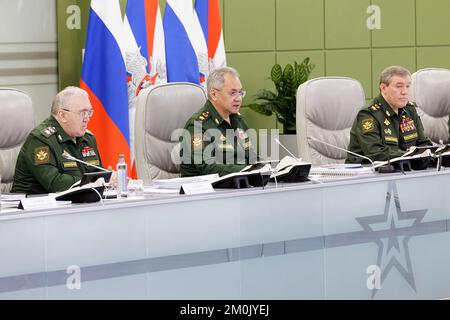 Moscou, Russie. 07th décembre 2022. Le ministre russe de la Défense, Sergei Shoigu (C), s'exprime lors d'une réunion avec des officiers russes de haut niveau à Moscou, en Russie, le mardi, décembre. 6, 2022. Photo du bureau de presse du ministère de la Défense russe/upi crédit: UPI/Alay Live News Banque D'Images