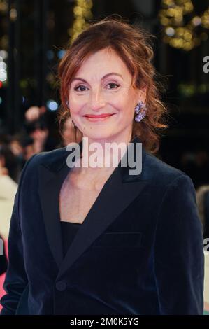 Camille Japy participe à la 'Emily in Paris' par Netflix - première mondiale de la saison 3 au Théâtre des champs Elysées sur 07 décembre 2022 à Paris, France. Photo de Nasser Berzane/ABACAPRESS.COM Banque D'Images