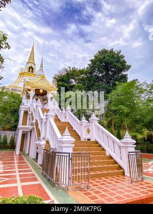 Temple Wat Laem Sak dans la province de Krabi, Thaïlande Banque D'Images