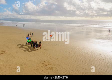 Pismo Beach, Californie - 6 décembre 2022. Pismo Beach pendant le Championnat du monde de surf ISA Para Banque D'Images