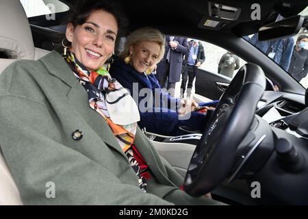 La ministre fédérale Hadja Lahbib et la princesse Astrid de Belgique photographiées lors d'une visite du circuit international de course de Suzuka à Suzuka, lors de la Mission économique belge au Japon, le mercredi 07 décembre 2022. Une délégation avec la princesse et divers ministres se rendra à Tokyo, Nagoya, Osaka et Kyoto. BELGA PHOTO ERIC LALMAND Banque D'Images