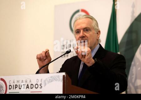 Non exclusif: 6 décembre 2022, Mexico, Mexique: Le président de la Chambre des députés mexicaine, Santiago Creel Miranda, lors d'une conférence de presse Banque D'Images