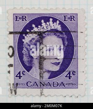 Photo d'un timbre-poste canadien Queen Elizabeth II - 1954 - Wilding Portrait série 1950 Banque D'Images