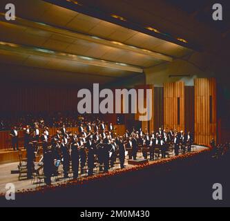 Le chef d'orchestre italien Claudio Abbado et l'Orchestre philharmonique de Berlin à St. Auditorium Cecilia, Rome, Italie 1993 Banque D'Images