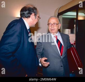 Journalistes italiens Giorgio Santerini (à gauche) et Giovanni Giovannini, Rome, Italie 1994 Banque D'Images
