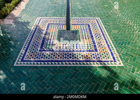 Le jardin secret de Marrakech. Deux jardins reliés l'un est rempli de plantes exotiques et le second est un jardin islamique. Banque D'Images