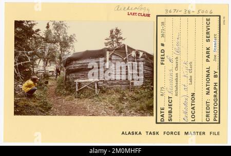 Vestiges de l'église Athabaskan (orthodoxe russe) à Kijik. Photographies du Groupe de travail de l'Alaska Banque D'Images