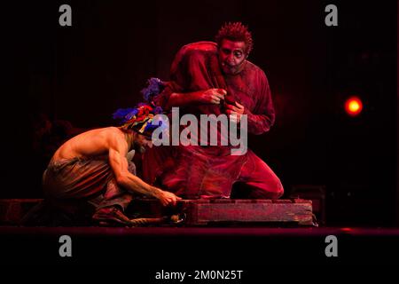 Palasele, Eboli (sa), Italie, 26 novembre 2022, Gio di Tonno - Quasimodo pendant NOTRE DAME DE PARIS - il MUSICAL - Rappresentation Banque D'Images