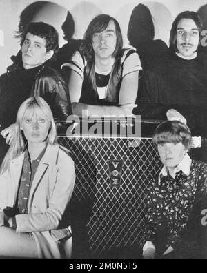 Une photo publicitaire du groupe de rock américain The Velvet Underground vers 1966 Banque D'Images