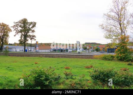 23 octobre 2022 - Dippoldiswalde en Allemagne: Vue sur la route fédérale B 170, traversant le village Banque D'Images