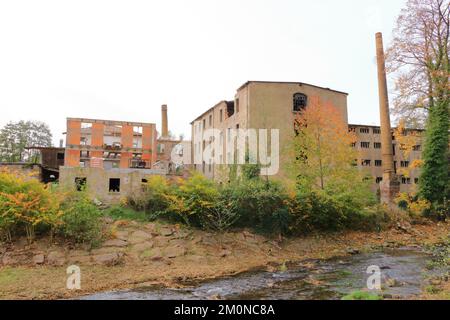 23 octobre 2022 - Dippoldiswalde en Allemagne : bâtiments industriels anciens et pourris Banque D'Images