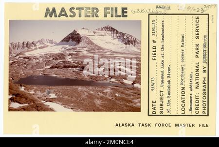 Lac sans nom au fond de la rivière Kamishak. Photographies du Groupe de travail de l'Alaska Banque D'Images