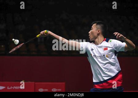 Bangkok, Thaïlande. 07th décembre 2022. Lu Guang zu de Chine vu en action lors de la Single de Badminton pour hommes dans les finales du Tour mondial BTW HSBC 2022 au Stade Nimibutr. Viktor Axlsen a remporté le prix de lu Guang zu 2-0 (21-13, 21-11). (Photo de Peerapon Boonyakiat/SOPA Images/Sipa USA) crédit: SIPA USA/Alay Live News Banque D'Images