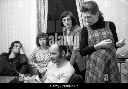 Menacée d'expulsion en 1976, cette grande famille dans un village minier de Duisburg, dont les voisins étaient solidaires avec eux, 25.9.1976 i Banque D'Images