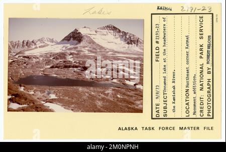 Lac sans nom au fond de la rivière Kamishak. Photographies du Groupe de travail de l'Alaska Banque D'Images