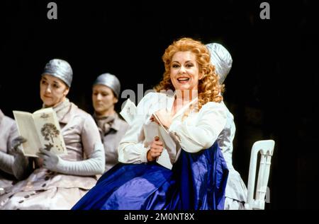 Yvonne Kenny (Romilda) en XERXES à l'Opéra National Anglais (ENO), London Coliseum, Londres WC2 10/01/1992 musique: George Frideric Handel texte: Nicolo Minato chef: Ivor Bolton design: David Fielding éclairage: Paul Pyant traducteur et réalisateur original: Nicholas Hytner Banque D'Images