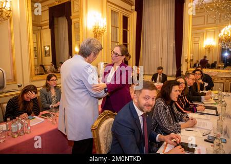 Ylva Johansson, commissaire européenne aux Affaires intérieures, et Nicole de Moor, secrétaire d'État à la politique d'asile et de migration, ont photographié lors d'une réunion des ministres de l'Union européenne responsables de l'asile, concernant le règlement de Dublin à Bruxelles, le jeudi 20 octobre 2022. BELGA PHOTO NICOLAS MATERLINCK Banque D'Images