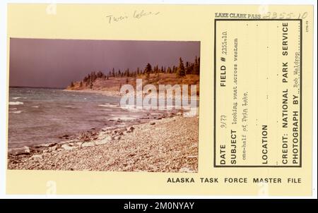 Vue vers l'ouest sur la moitié ouest du lac Twin. Photographies du Groupe de travail de l'Alaska Banque D'Images