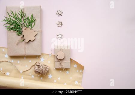 Décoration de Noël, collection de boîtes-cadeaux de Noël pour modèle de maquette. Vue de dessus. Pose à plat. Banque D'Images
