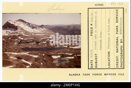 Lac sans nom au fond de la rivière Kamishak. Photographies du Groupe de travail de l'Alaska Banque D'Images