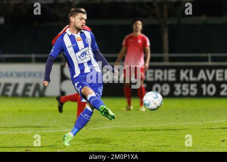 Hugo Cuypers de Gent photographié en action lors d'un match de football amical entre KRC Gent et KAA Gent, le derby local le mercredi 07 décembre 2022 à Gent. BELGA PHOTO KURT DESPLENTER Banque D'Images