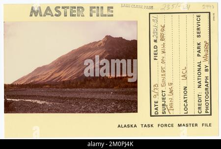 Coucher de soleil sur la colline à côté de Twin Lake. Photographies du Groupe de travail de l'Alaska Banque D'Images