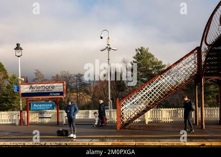 5 décembre 2022. Aviemore, Highlands et îles, Écosse. Il s'agit de la gare d'Aviemore, le chemin de fer de Strathspey, un après-midi ensoleillé. Banque D'Images