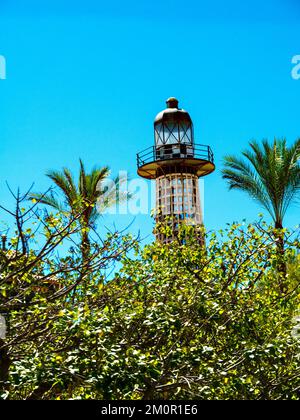 Phare sur la côte près de Fuengirola dans le sud de l'Espagne Banque D'Images