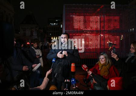 Le Maire de Lyon Gregory Doucet s'adresse à la presse lors de la Fête des Lumières 2022 à Lyon, France sur 7 décembre 2022. Photo de Julien Reynaud/APS-Medias/ABACAPRESS.COM Banque D'Images