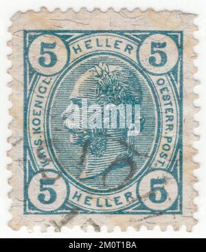 AUTRICHE — 1904: Timbre-poste vert-bleu foncé de heller de 5 représentant le portrait en relief du jeune empereur monarque autrichien Franz Josef. Franz Joseph I ou François Joseph I fut empereur d'Autriche, roi de Hongrie, et les autres États de la monarchie des Habsbourg du 2 décembre 1848 jusqu'à sa mort le 21 novembre 1916. Au début de son règne, ses royaumes et ses territoires ont été désignés comme l'Empire autrichien, mais ont été reconstitués comme la double monarchie de l'Empire austro-hongrois en 1867. Du 1 mai 1850 au 24 août 1866, Franz Joseph a également été président de la Confédération allemande Banque D'Images