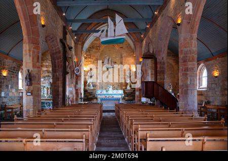 France, Finistère, presqu'île de Crozon, Parc naturel régional d'Armorica, intérieur de la chapelle notre Dame de Rocamadour sur le Sillon Banque D'Images