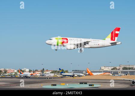 Aéroport de Lisbonne, Lisbonne, Portugal 25 juillet 2022, avion de la compagnie AÉRIENNE TAP Air Portugal Airbus A320-251N Banque D'Images