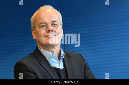Munich, Allemagne. 08th décembre 2022. Thomas Hinrichs, directeur de programme information chez Bayerischer Rundfunk (BR). BR lance une restructuration à grande échelle de l'ensemble de son offre. (À dpa BR reconstitutions: La bibliothèque de médias et le réseau plus fort - coupures dans la télévision et la radio) crédit: Angelika Warmuth/dpa/Alamy Live News Banque D'Images