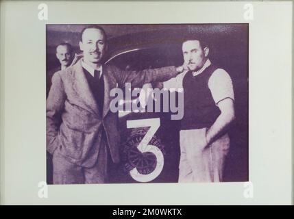 Oscar Alfredo Alvares pilote de course automobile argentin vainqueur de la course de Turismo Carretera 1948 Banque D'Images