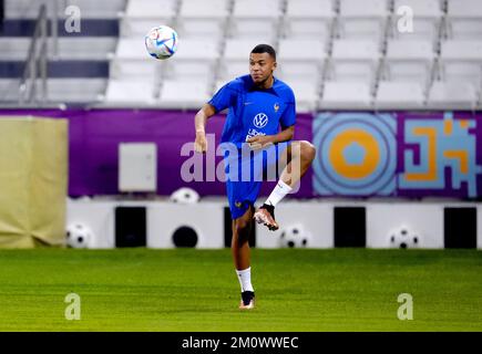 Kylian Mbappe en France lors d'une session de formation au stade Al Sadd SC à Doha, au Qatar. Date de la photo: Jeudi 8 décembre 2022. Banque D'Images