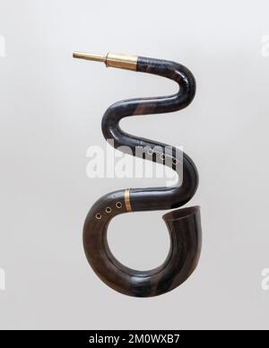 Un serpent, instrument en laiton, 19th siècle Banque D'Images