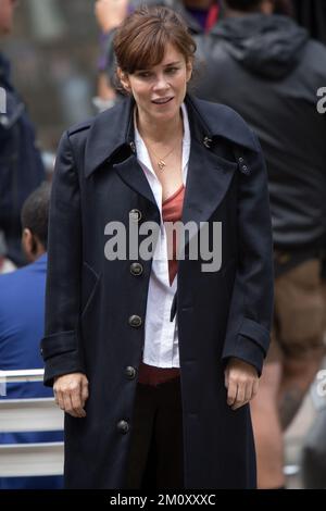 Anna Friel films Marcella Banque D'Images