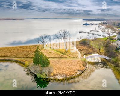 Vue aérienne du pont japonais Smith-Ransome à Shelter Island, NY Banque D'Images