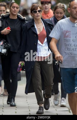 Anna Friel films Marcella Banque D'Images
