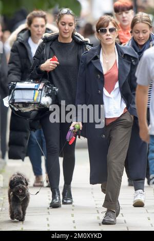 Anna Friel films Marcella Banque D'Images
