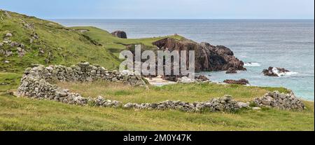 Sur les falaises de la plage de Mangersta, Mangersta, Lewis, l'île de Lewis, Hebrides, Outer Hebrides, Îles de l'Ouest, Écosse, Royaume-Uni, Grande-Bretagne Banque D'Images