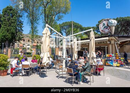 Restaurant extérieur à l'entrée de la ville antique de Pompéi, Pompéi, ville métropolitaine de Naples, région de Campanie, Italie Banque D'Images