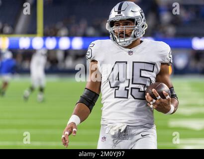 Inglewood, États-Unis. 08th décembre 2022. Football américain: Ligue professionnelle NFL, Los Angeles Rams - Las Vegas; tour principal, matchs principaux, match 14 au stade SOFI: Le joueur de football professionnel allemand Jakob Johnson des Las Vegas Raiders se réchauffe avant le match. Credit: Maximilian Haupt/dpa/Alay Live News Banque D'Images