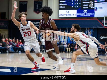 07 décembre 2022 Moraga, CA États-Unis L'État du Missouri porte la garde Alston Mason (1) se rend au basket-ball pendant le match de NCAA entre les ours de l'État du Missouri et les Gaels de Saint Mary. Saint Mary's Beat Missouri State 66-46 au pavillon de la University Credit Union Moraga Calif. Thurman James/CSM Banque D'Images