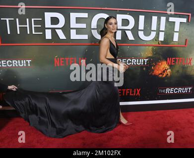 Los Angeles, États-Unis. 08th décembre 2022. Fivel Stewart, membre du casting, assiste jeudi à la première de la nouvelle série télévisée de Netflix, « The Recruit », à l'AMC Grove de Los Angeles, à 8 décembre 2022. Scénario : suit un avocat de la CIA qui s'emmêle de dangereuses politiques internationales de pouvoir lorsqu'un ancien actif menace de révéler la nature de sa relation à long terme avec l'agence. Photo de Jim Ruymen/UPI crédit: UPI/Alay Live News Banque D'Images