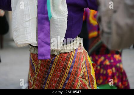 Turquie, Mugla, festival culturel local Mentese folklore (efe zeybek) vêtements pour hommes et femmes Banque D'Images