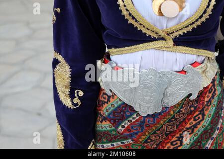 Turquie, Mugla, festival culturel local Mentese folklore (efe zeybek) vêtements pour hommes et femmes Banque D'Images