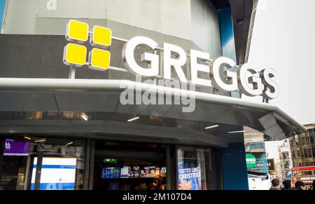 Greggs Leicester Square, Londres, WC2, Angleterre, Royaume-Uni Banque D'Images