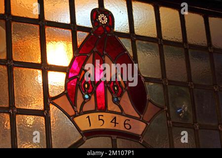 YE Olde Mitre pub, établi 1546 vitraux, 1 Ely CT, Ely PL, Hatton Garden, Londres, ANGLETERRE, ROYAUME-UNI, EC1N 6SJ Banque D'Images